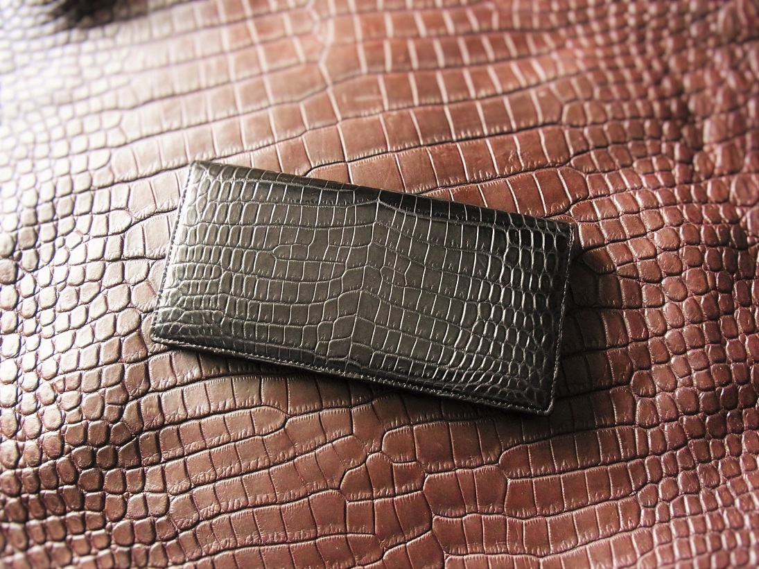 クロコダイル製品の魅力とは | 【公式】東京クロコダイル – クロコダイル財布を中心とした創業45年の高級皮革専門店公式サイト